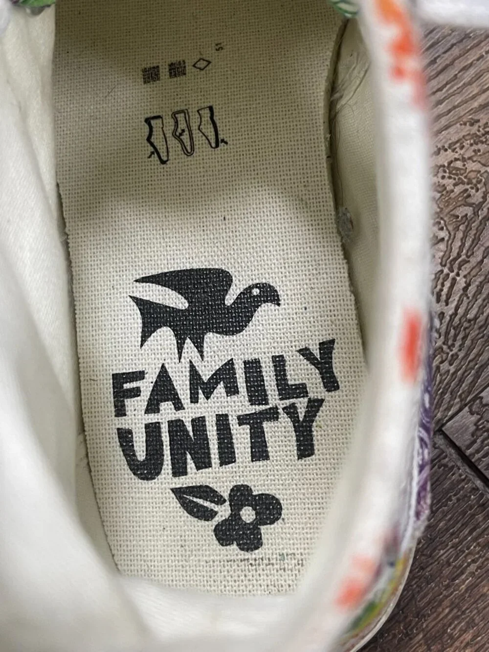 Converse Chuck Taylor Pride Family Unity Rainbow Paisley High Tops Size 8